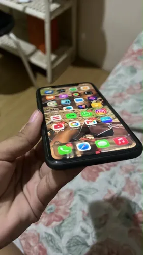 iPhone 11 black