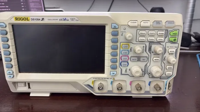Osciloscópios Digitais Rigol Ds1054z - Largura De Banda: 100 Mhz