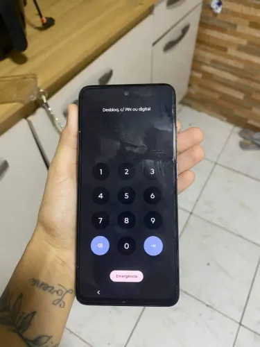 Troco celular em máquina de lavar roupa 