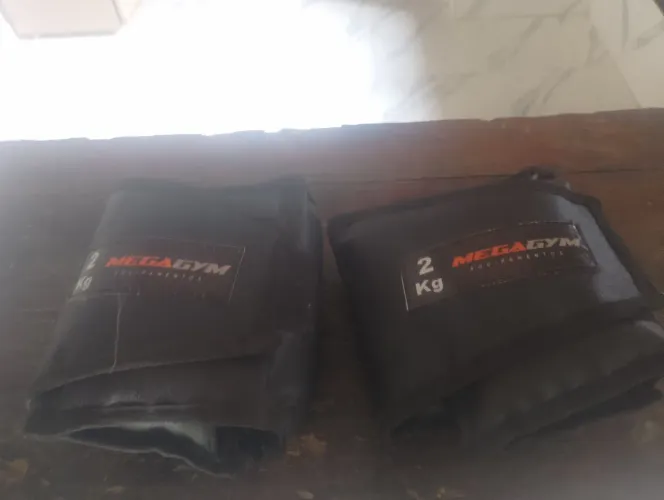 Vendo par de caneleiras pra malhar