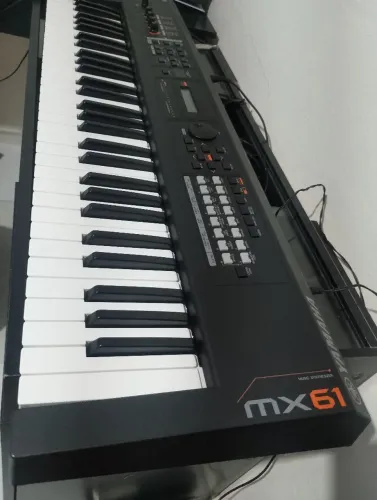Teclado Yamaha mx61 