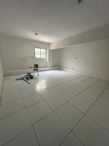 Sala comercial no centro , esquina da presidente Vargas 30m2