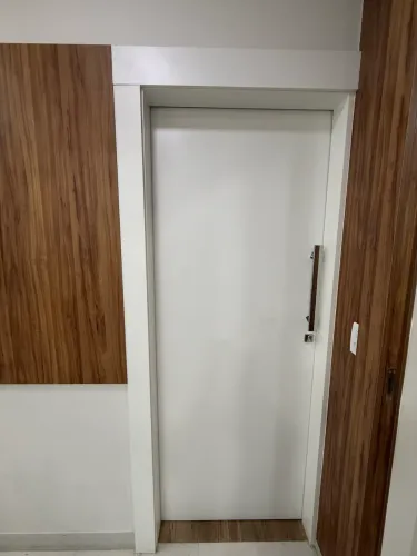 Porta  de correr MDF 207 x 82.     163