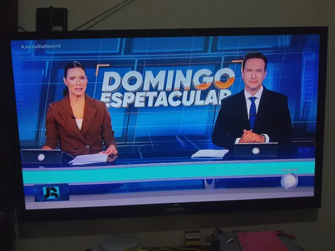 TV SAMSUNG 51" PLASMA FULL HD (não é smart)
