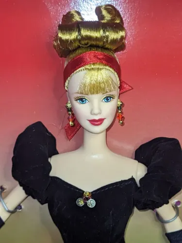 Barbie Collector Winter Splendor Avon 1998