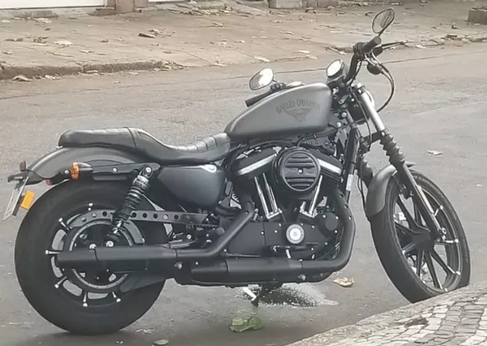 HARLEY-DAVIDSON XL883N