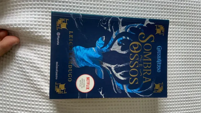 trilogia ?sombra e ossos? incompleta
