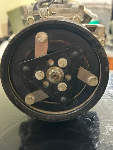 Vende-se compressor