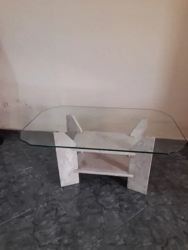 Mesa Centro de Sala em Mármore e Tampo de Vidro Luxo