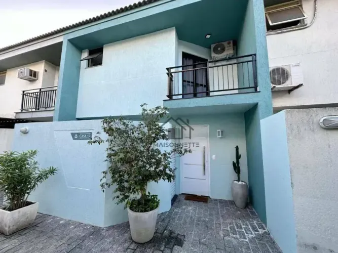 Casas para venda com Piscina e 3 quartos, 217 m² - Camboinhas