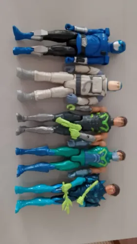 Bonecos originais