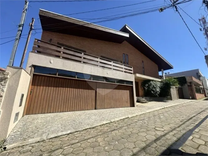 Casa com 4 quartos à venda ou para locação em Centro - SP