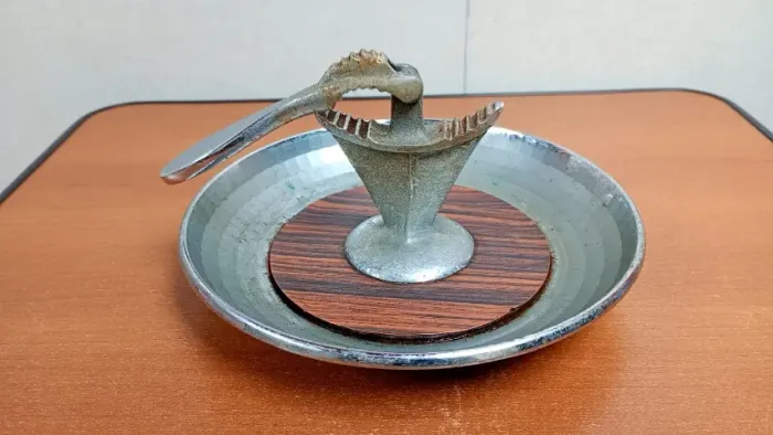 Antigo Quebra-nozes de mesa vintage DV00177