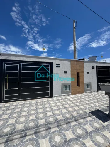 linda casa ampla nova com piscina a venda em itanhaém