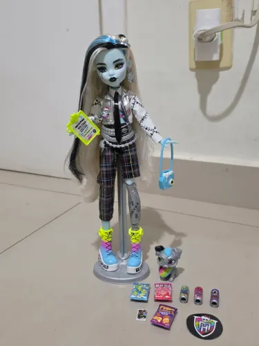 Boneca Frankie Welcome Committee G3 Monster High
