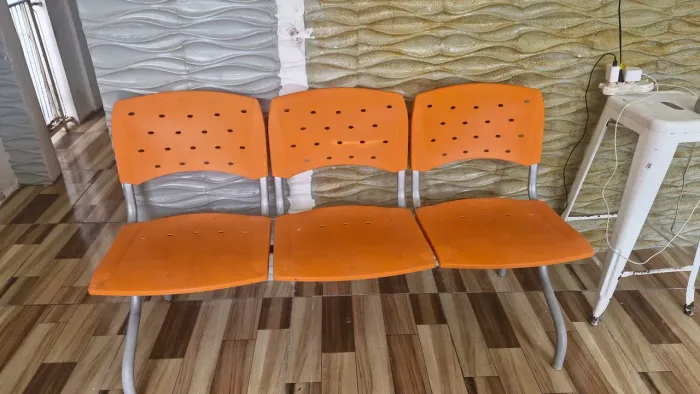 Vende-se longarina com 3 lugares