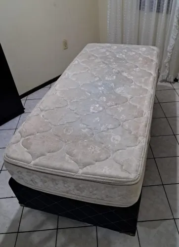 Colchão de molas + base
