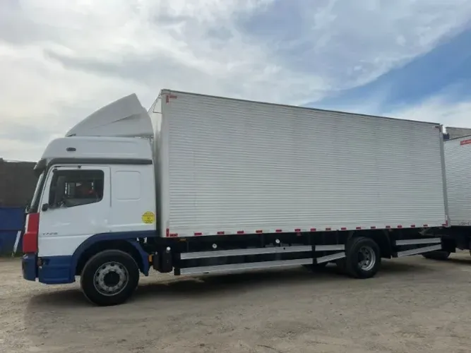 ATEGO 1726 2019 Toco 4x2 Baú 8 metros 55m3 Teto Alto