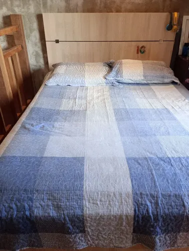 CAMA COM OU SEM COLCHÃO