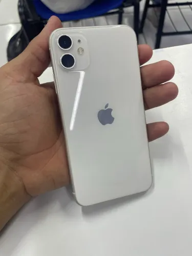 iPhone 11 usado branco