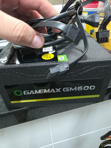 Fonte gamemax 600w plus bronze semi modular