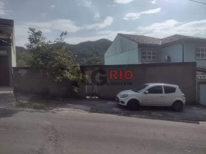 EXCELENTE TERRENO PLANO LOCALIZADO EM VILA VALQUEIRE