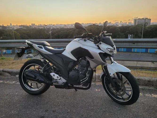 Moto yamaha fz25 fazer 250