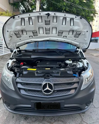 Mercedes-Benz Vito 111 CDI Furgão 1.6 TB Diesel 4P MEC 2016