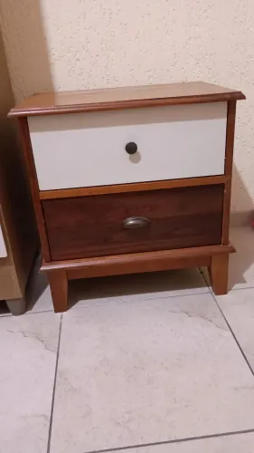 Mesa de cabeceira criado mudo retrô 