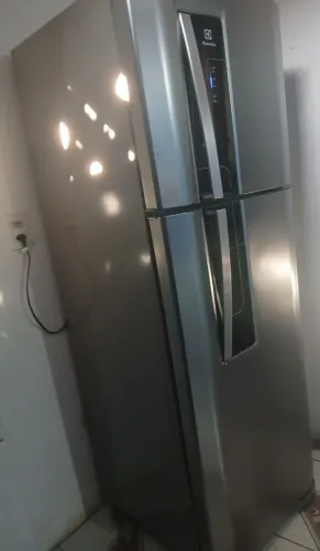 Vendo Geladeira Electrolux cinza