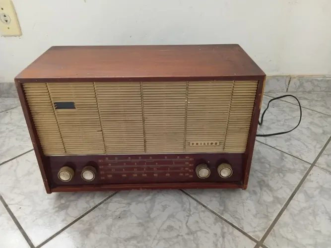 Rádio vintage Philips B4R 17T/A raridade para colecionadores 