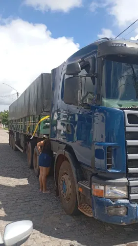 Vendo caminhão.