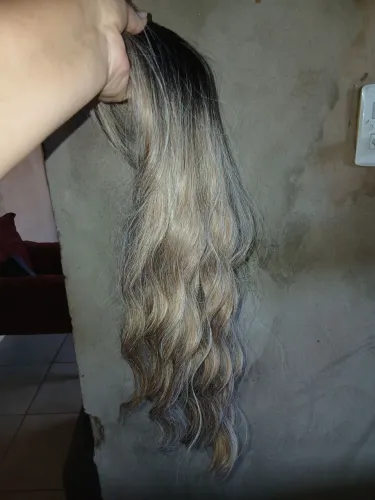 Toper de cabelo loiro