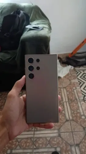 S24 ultra com um detalhe na traseira