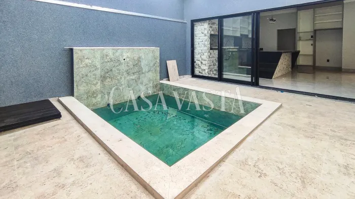 Casa à venda, 03 suítes, Concodmínio Vila Madalena