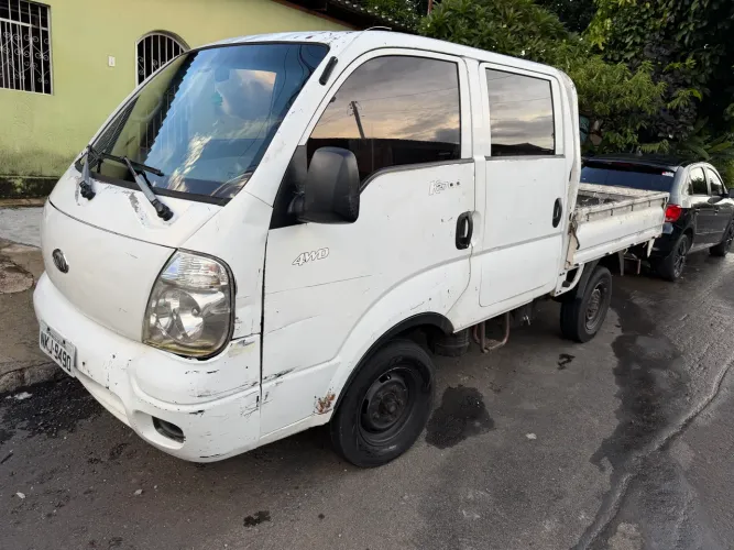 Vende se caminhãozinho kia bongo k2700 Disiel valor 60 mil