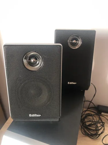 Caixas de som Edifier com subwoofer modelo M3310