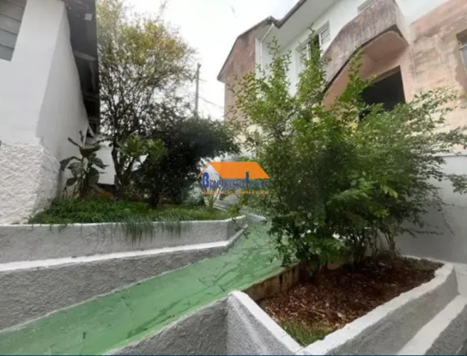 casa de 3 quartos com casa de 2 quartos nos fundos bairro Santo Andre em belo Horizonte