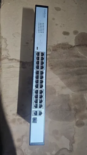 Switch Intelbras Gerenciável 24 portas Fast Ethernet