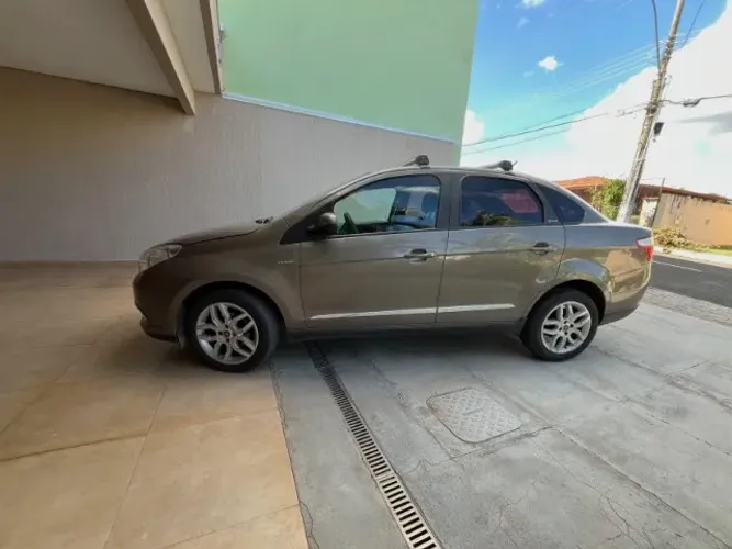 Fiat Grand Siena Essence Dual. 1.6 Flex 16V 2014