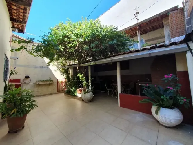 Casa com 3 dormitórios à venda, 290 m² por R$ 640.000,00 - Jardim Satélite - São José dos