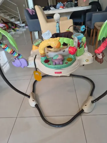 Jumperoo Fisher Price - centro de atividades