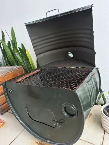 Churrasqueira ótimo estado