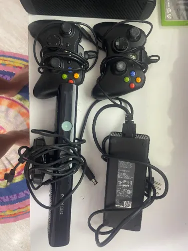 Xbox 360 Super Slim Completo + Kinect
