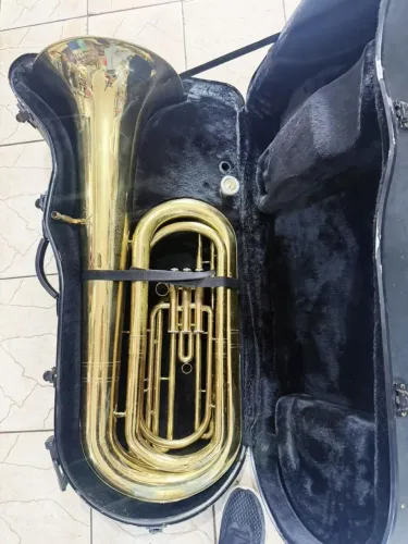 Tuba instrumento