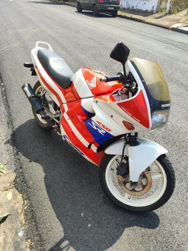 CBR 450 SR Hollywood