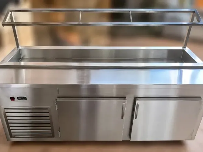 PISTA FRIA DE 0,70M X 1,92M COM CAMARA FRIA (REFRIGERADOR E CONGELADOR) NA PARTE DE BAIXO