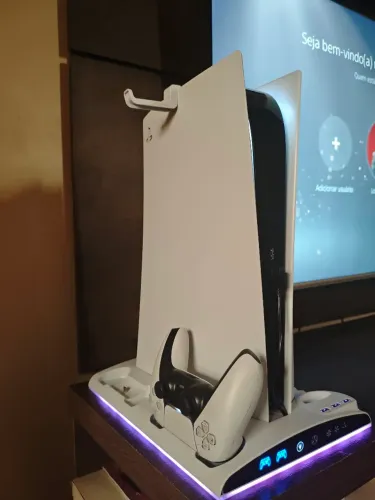 Vendo Ps5 usado, modelo Fat com base refrigeradora.