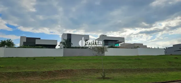 Terreno em Condomínio disponível para venda no bairro Granja Marileusa em Uberlândia MG