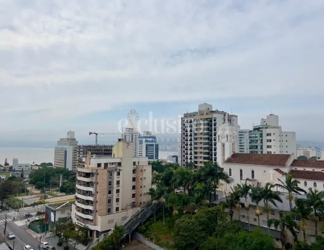 Amplo Apartamento com 4 Dormitórios no Estreito